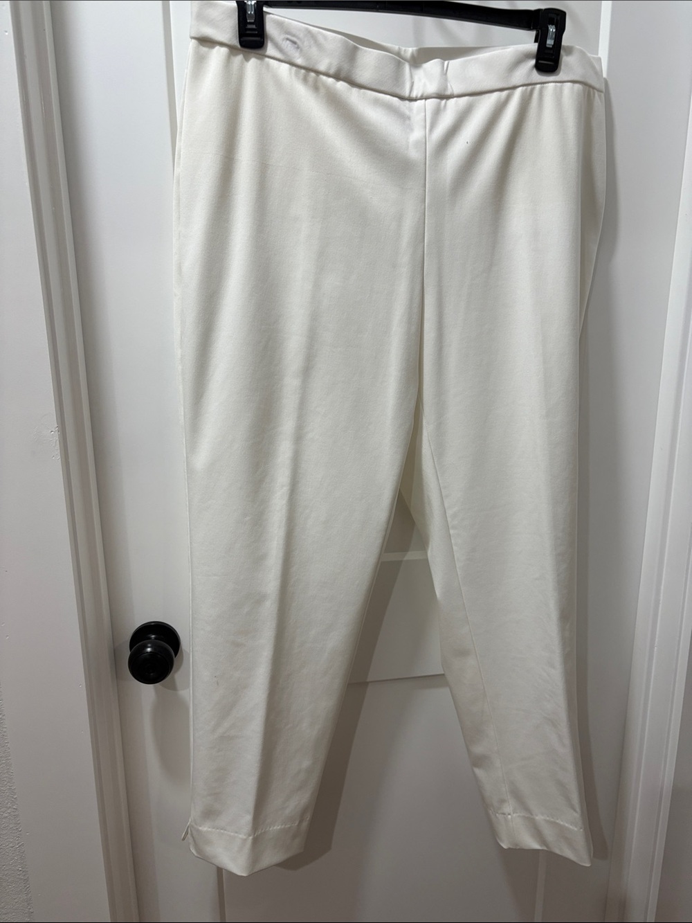 Women's Cream Pull-On Ankle Pants